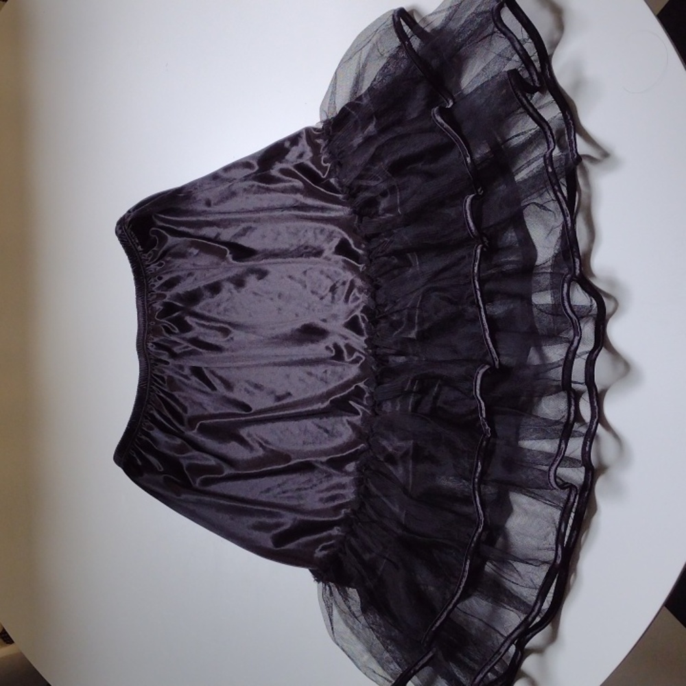 Melody Modcloth Black Silky Tulle Ruffle Half Slip size XS